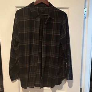 Banana Republic Black and Green Boyfriend Fit Flannel Shirt